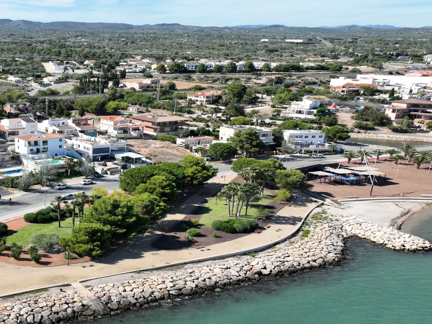 Vista exterior de Casa o xalet en venda en L'Ampolla amb Aire condicionat, Calefacció i Jardí privat