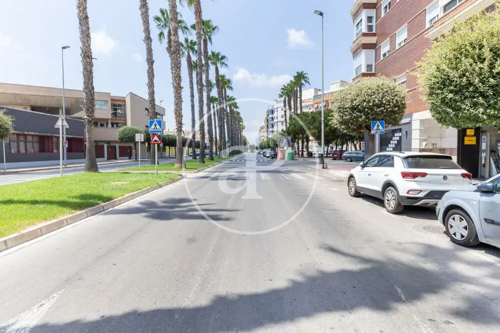 Piso en venta en Avinguda Cardenal Vicent Enrique I Tarancó, Piscinas
