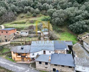 Vista exterior de Casa o xalet en venda en Ponferrada amb Piscina, Moblat i Forn