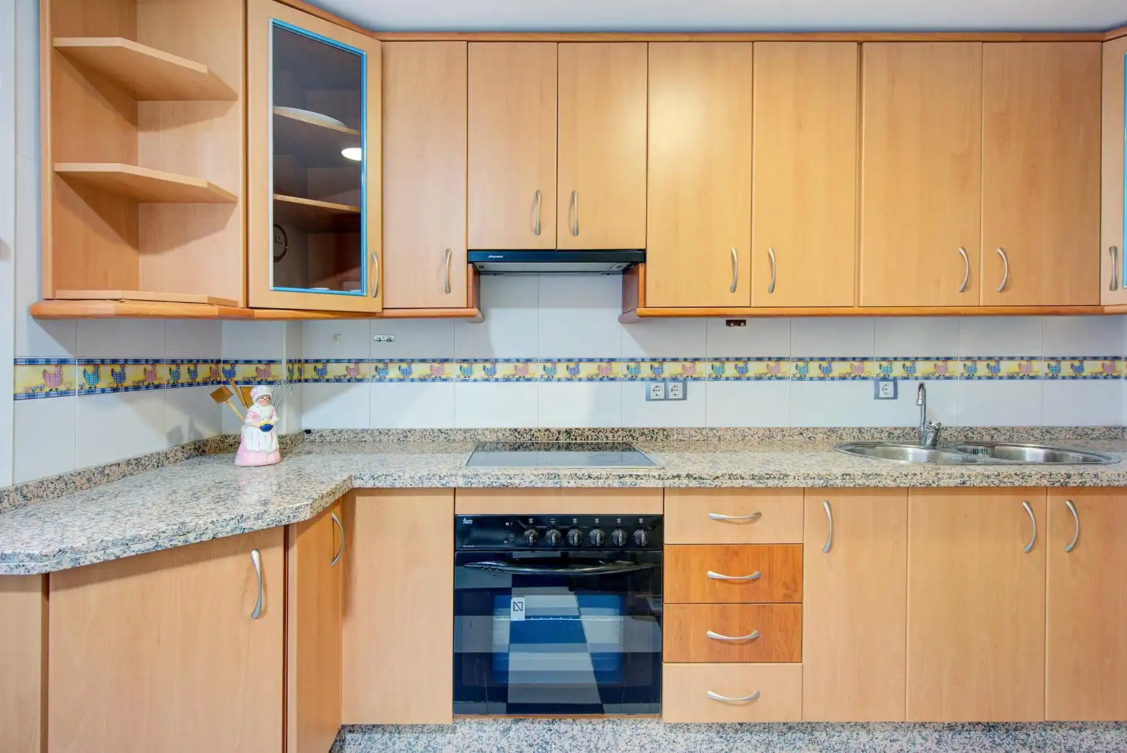 Kitchen of Flat for sale in Granada  with Air Conditioner, Heating and Terrace