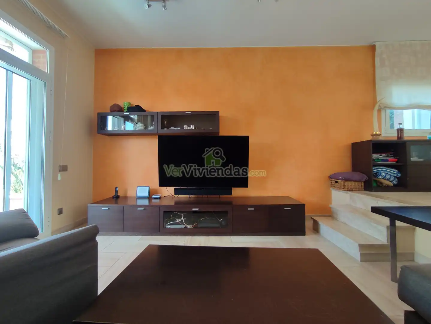 Sala d'estar de Casa o xalet en venda en Cerdanyola del Vallès amb Aire condicionat, Calefacció i Jardí privat