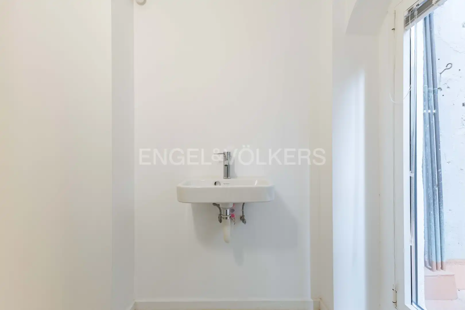 Badezimmer von Wohnung zum Verkauf in Barcelona mit Klimaanlage, Heizung und Abstellraum