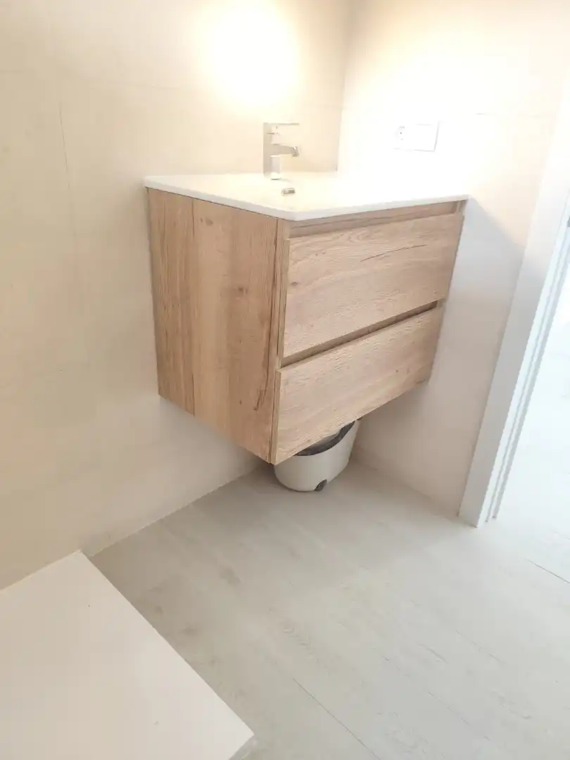 Bany de Pis en venda en Fuengirola amb Terrassa