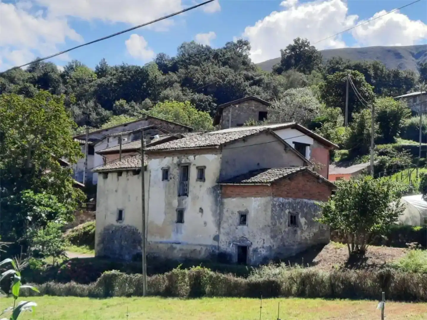Vista exterior de Piso en venta en Piloña