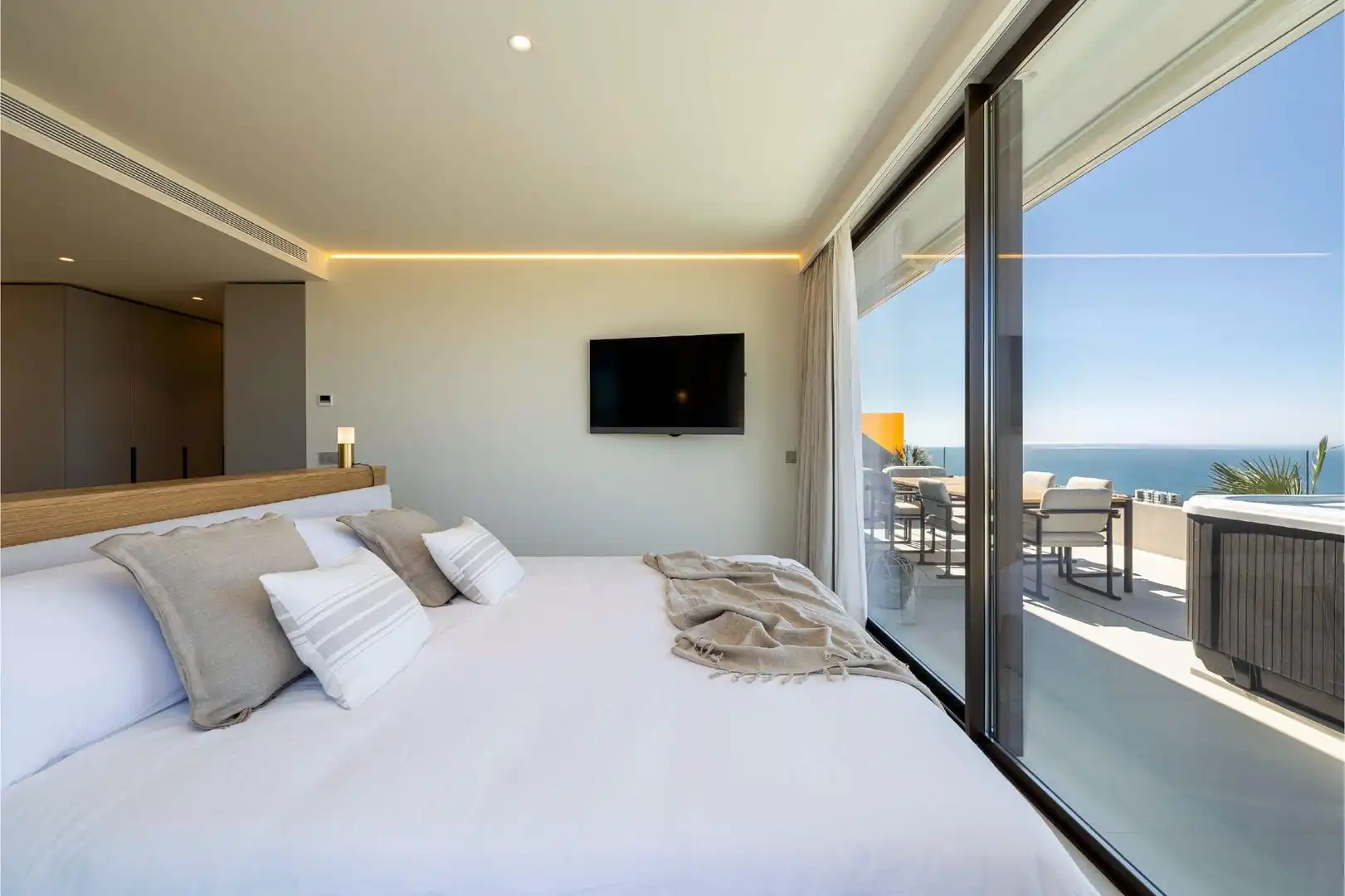 Apartment with pool for sale in El Higuerón
