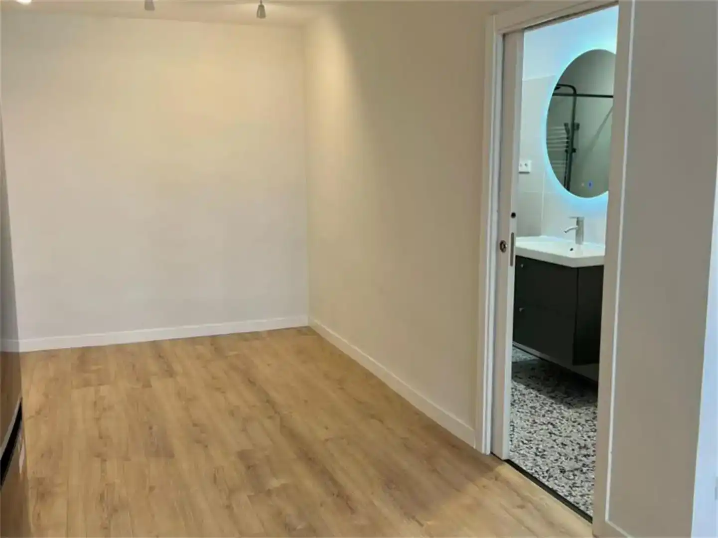 Flat for sale in  Madrid Capital  with Air Conditioner
