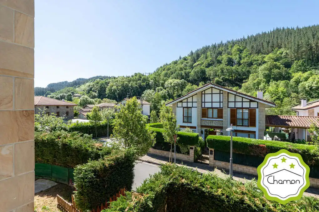 Vista exterior de Casa o xalet en venda en Zeberio amb Calefacció, Jardí privat i Traster