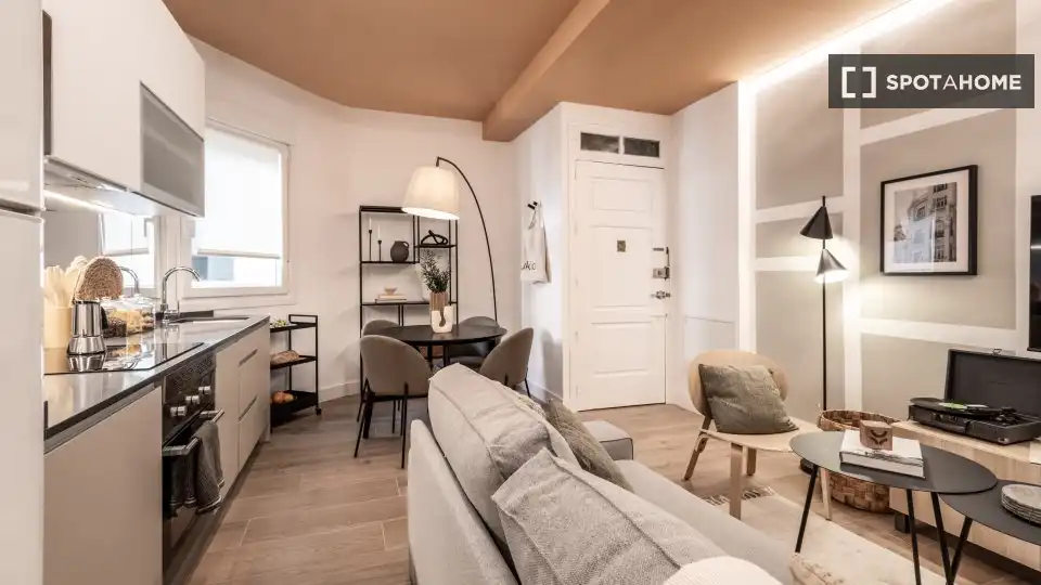 Wohnzimmer von Wohnung zur Miete in Madrid mit Klimaanlage, Heizung und Möbliert