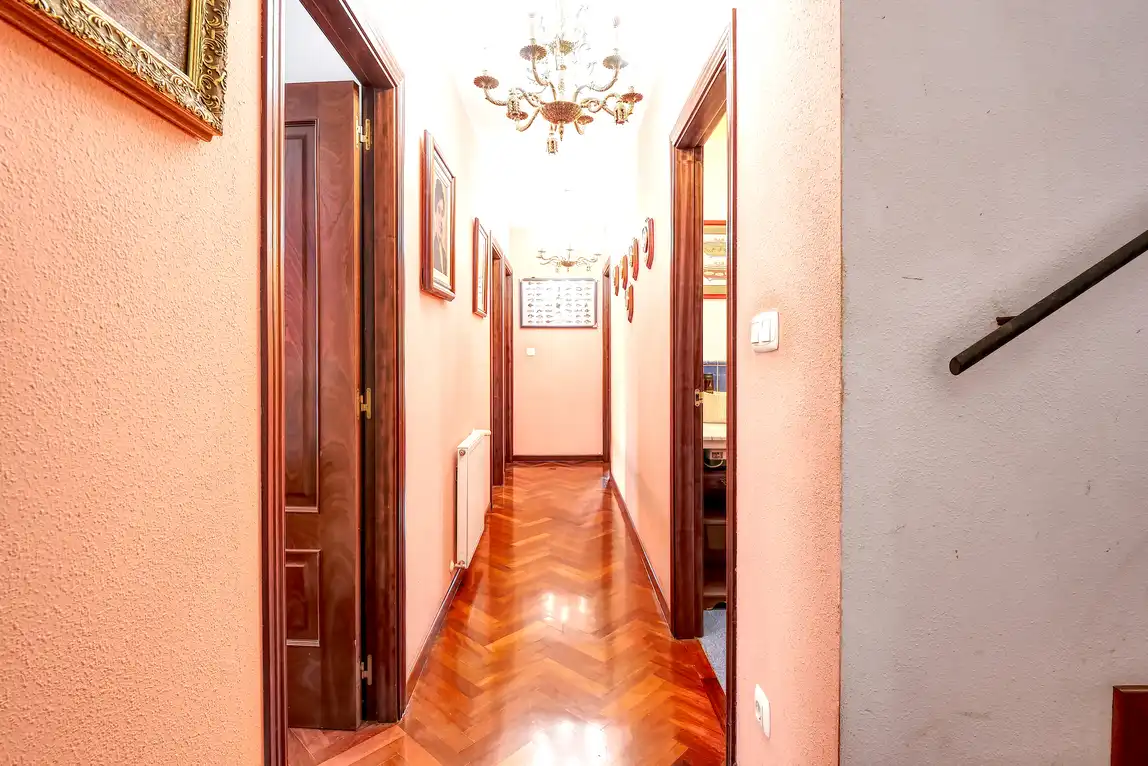 Casa adosada en venta en A Coruña Capital  con Calefacción, Jardín privado y Parquet