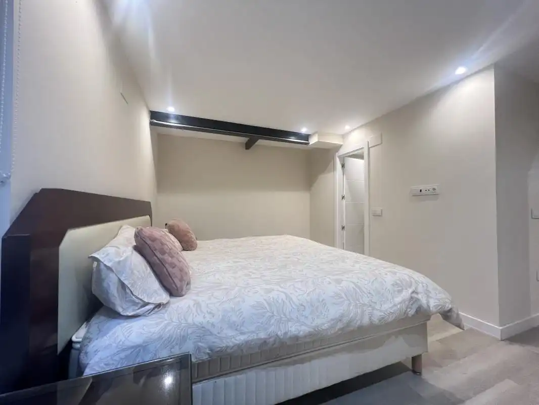 Erdgeschoss zur Miete in Calle del Lido, Conde Orgaz - Piovera
