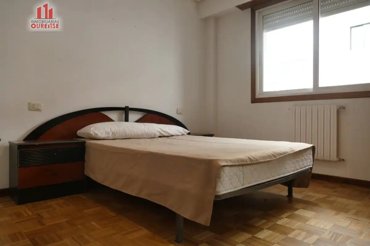 Habitación de Piso de alquiler en Ourense Capital  con Calefacción, Amueblado y Balcón