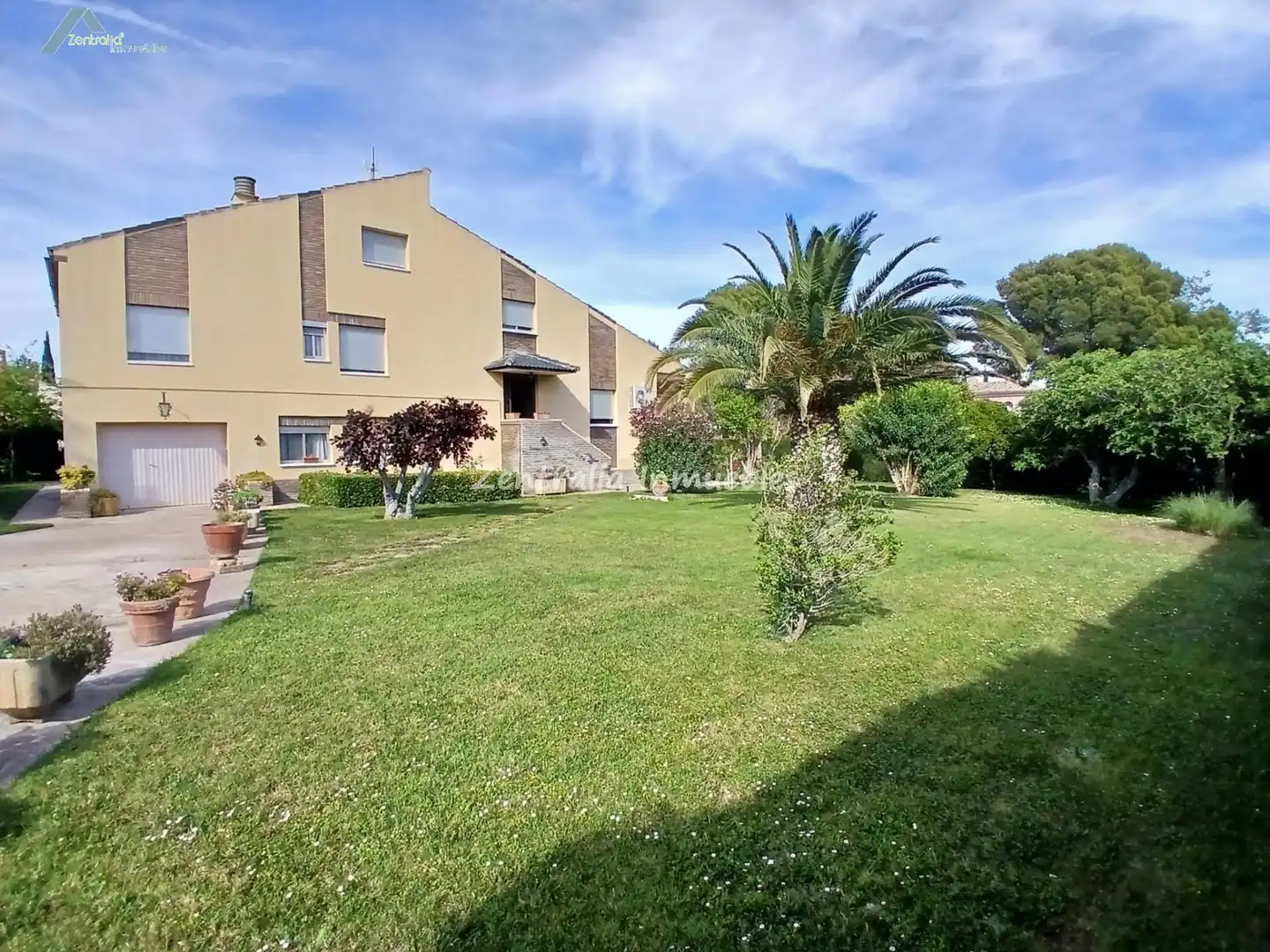 Vista exterior de Casa o chalet en venta en Zaragoza con Aire acondicionado, Calefacción y Jardín privado