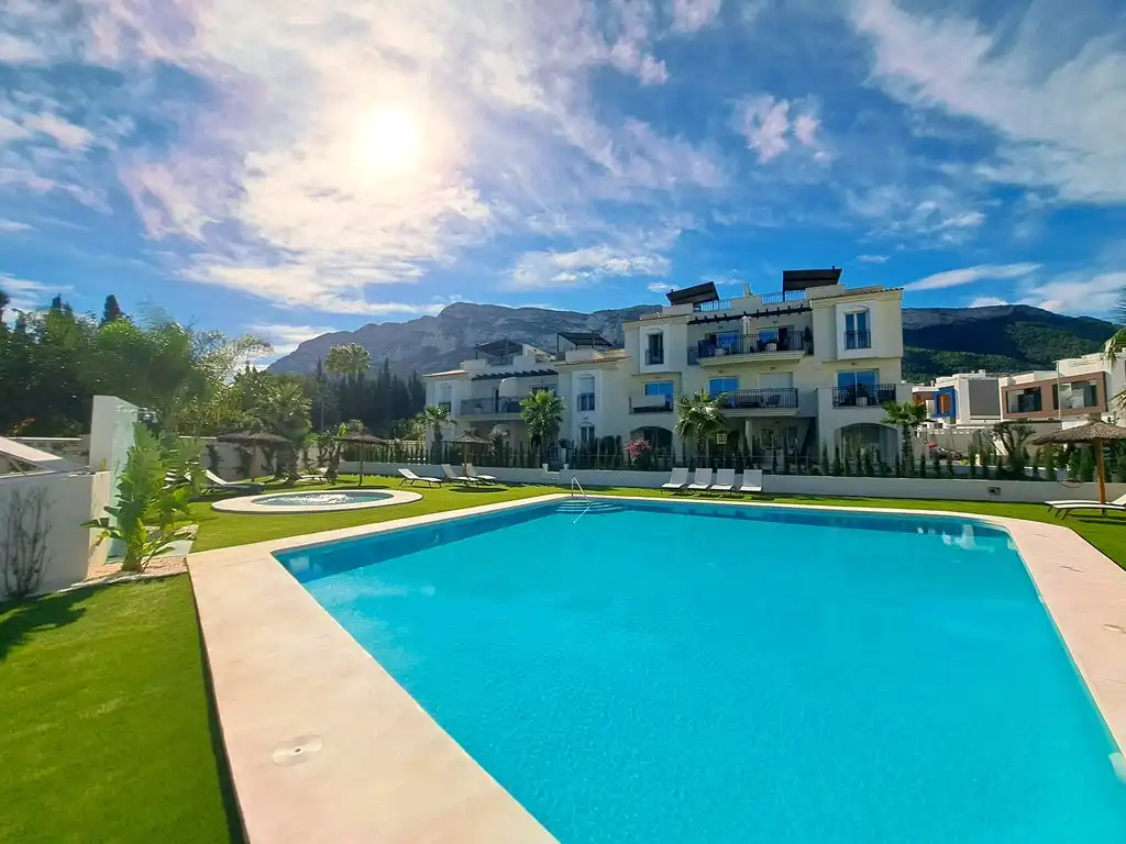 Vista exterior de Planta baja en venta en Dénia con Aire acondicionado, Calefacción y Jardín privado