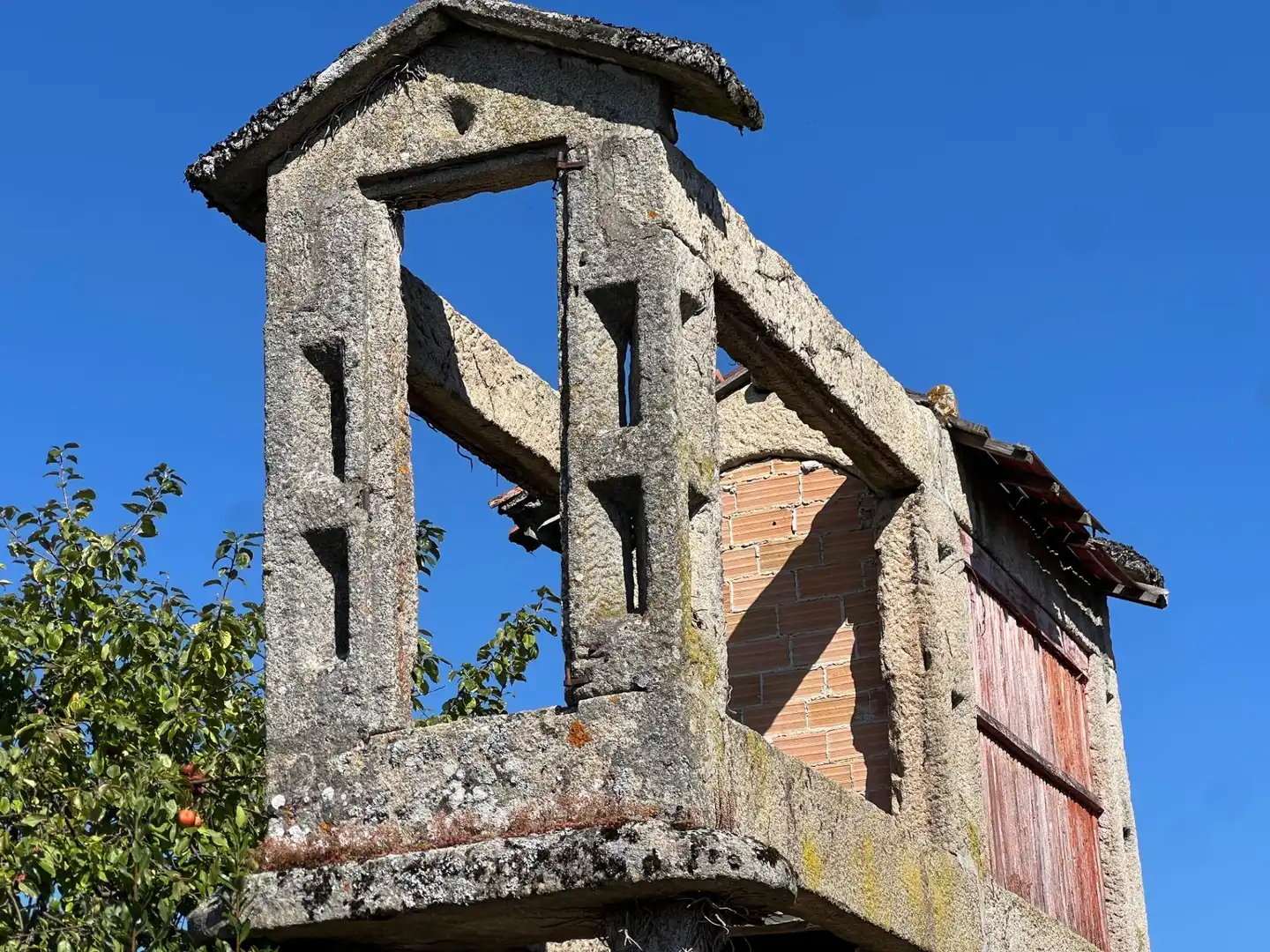 Vista exterior de Edificio en venta en Xunqueira de Ambía