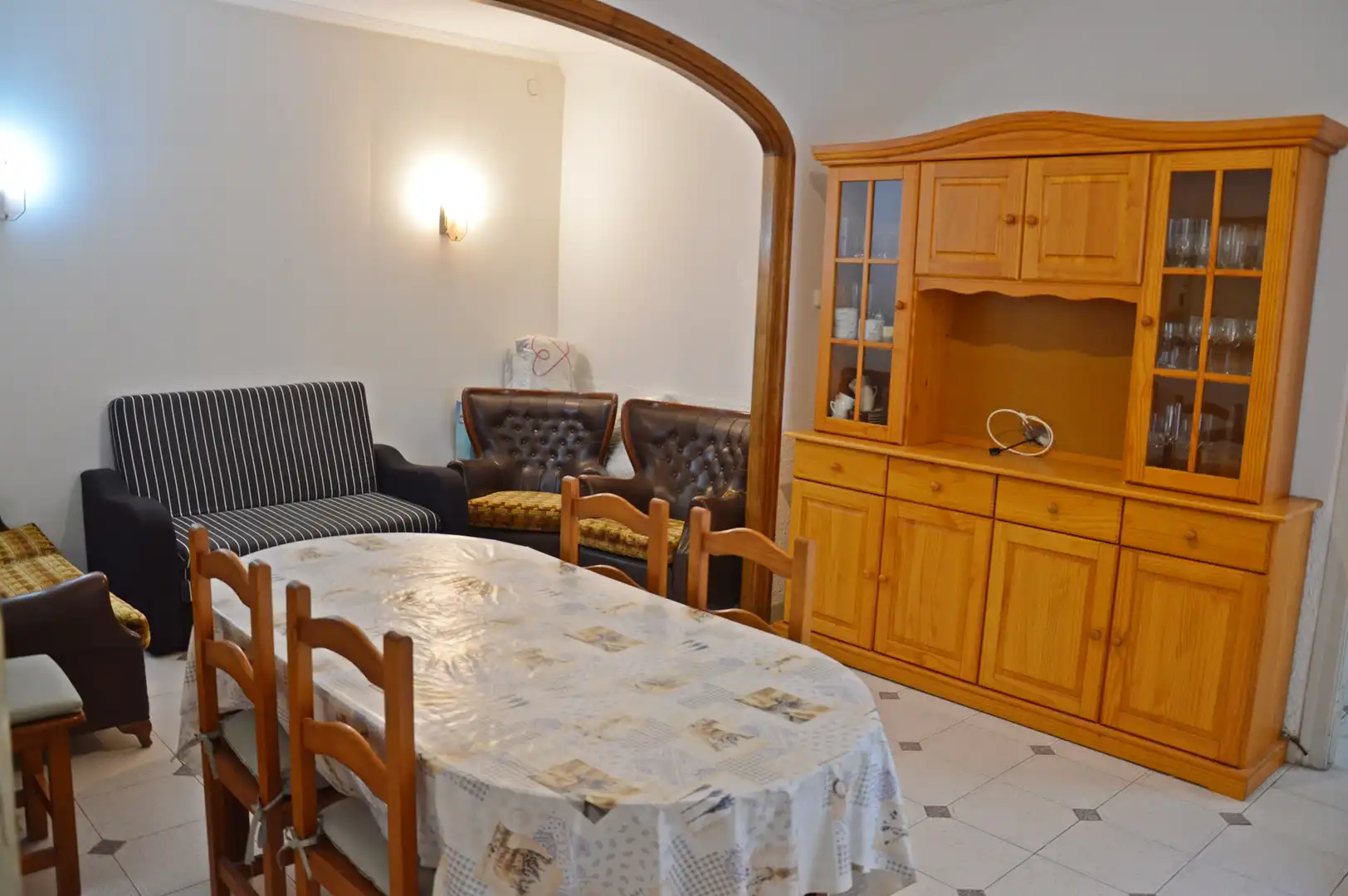 Casa con terraza en venta en Nucli Antic, imagen 2