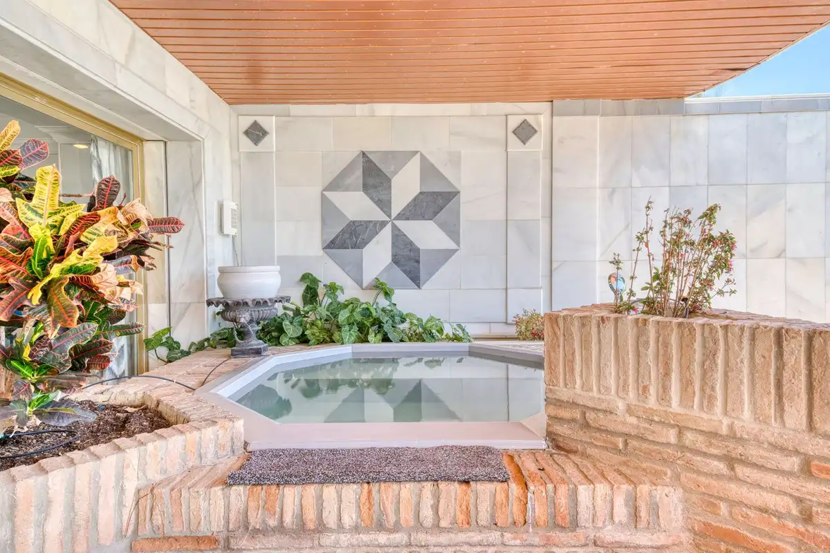 Piscina de Apartament en venda en Marbella amb Aire condicionat, Terrassa i Traster