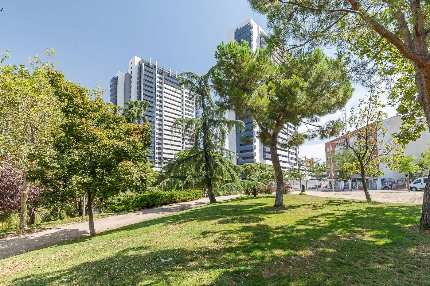 Vista exterior de Apartament en venda en Madrid amb Calefacció, Traster i Moblat