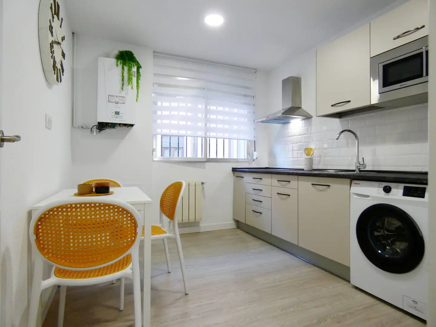 Cocina de Piso para compartir en Ávila con Calefacción, Amueblado y Horno