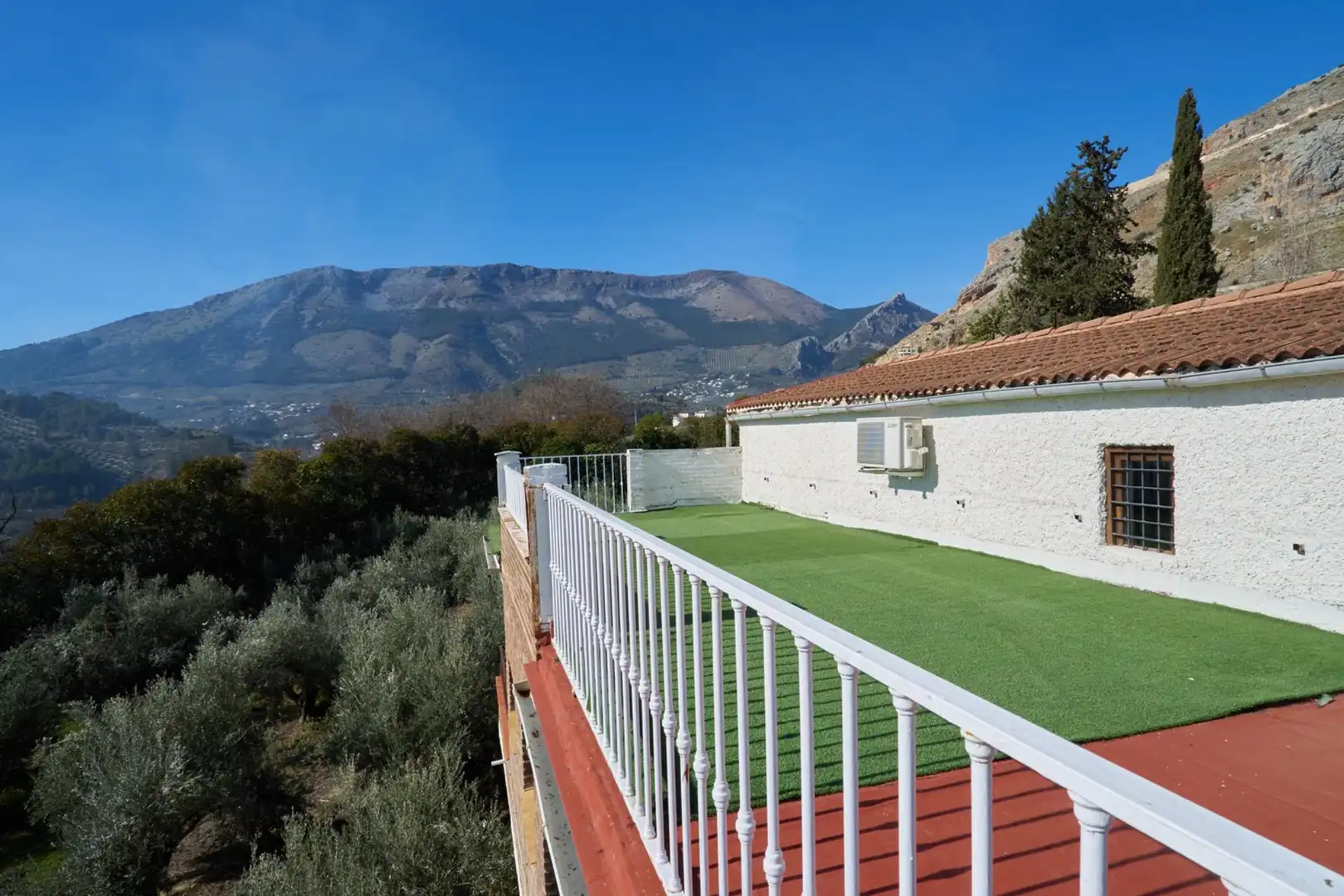 Terrassa de Finca rústica en venda en Jaén amb Aire condicionat, Calefacció i Jardí privat