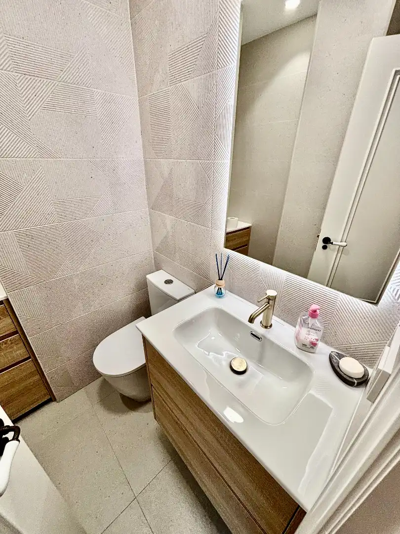 Baño de Casa adosada en venta en Sant Joan d'Alacant con Aire acondicionado, Calefacción y Jardín privado