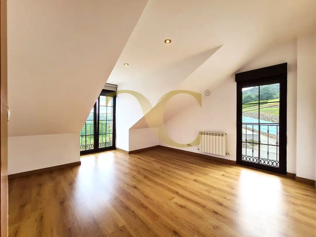 Habitación de Casa o chalet en venta en Gijón  con Calefacción, Jardín privado y Balcón
