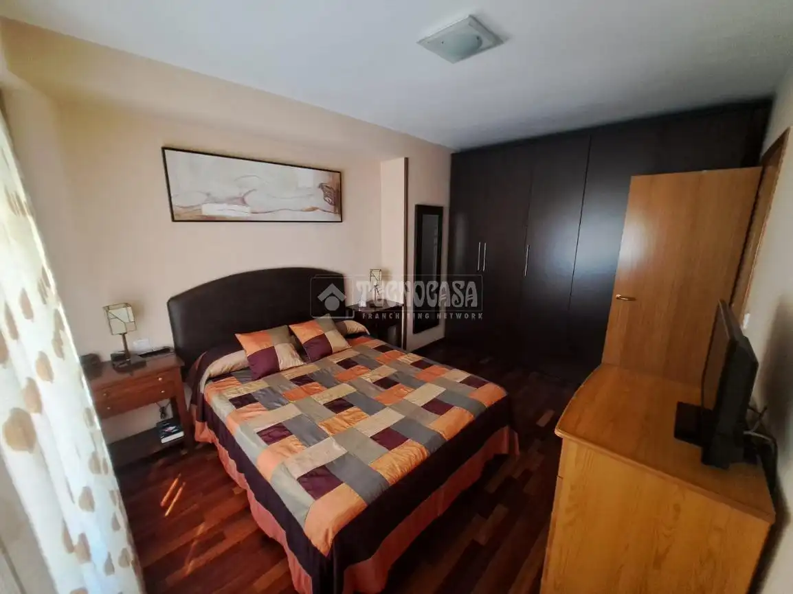 Habitación de Casa adosada en venta en María de Huerva con Aire acondicionado, Calefacción y Jardín privado