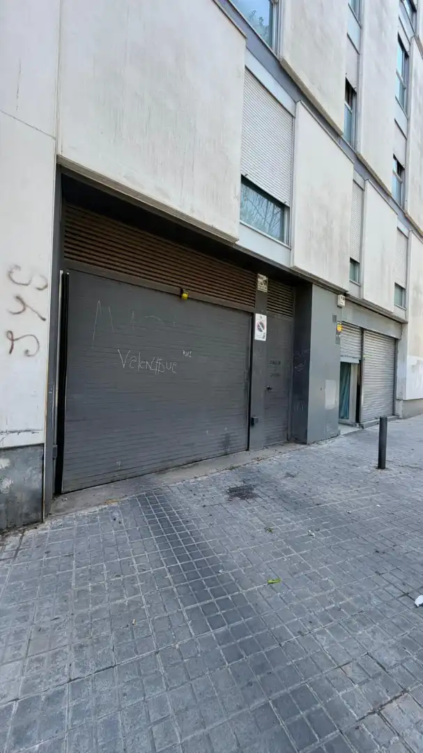Außenansicht von Garage zum Verkauf in Badalona mit Alarm