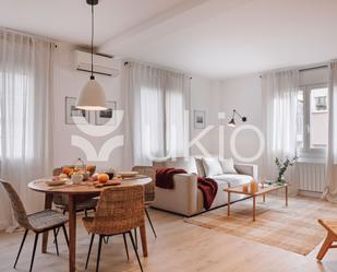 Sala d'estar de Apartament de lloguer en  Barcelona Capital amb Aire condicionat, Moblat i Forn