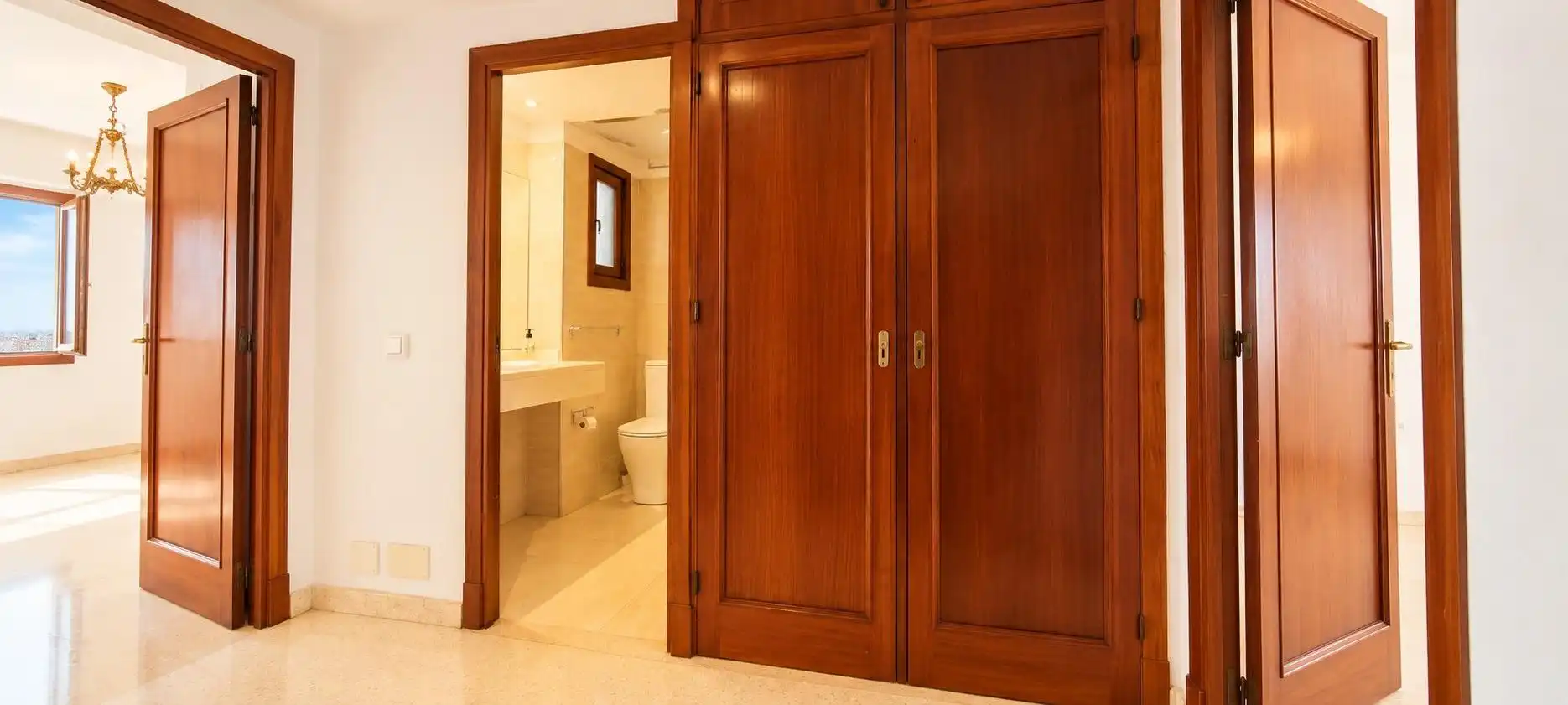 Bathroom of Flat for sale in Llevant