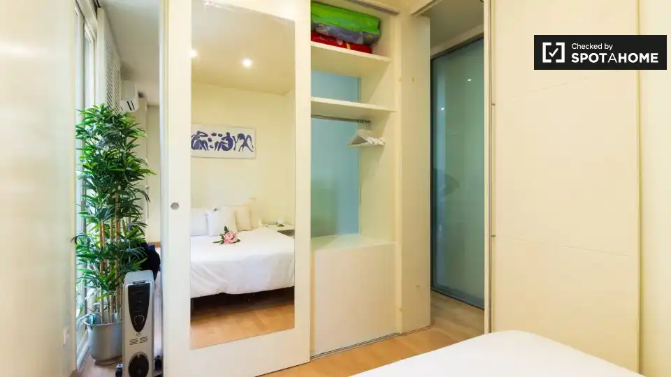 Bedroom of Flat for rent in Barcelona  with Air Conditioner, Heating and Furnished