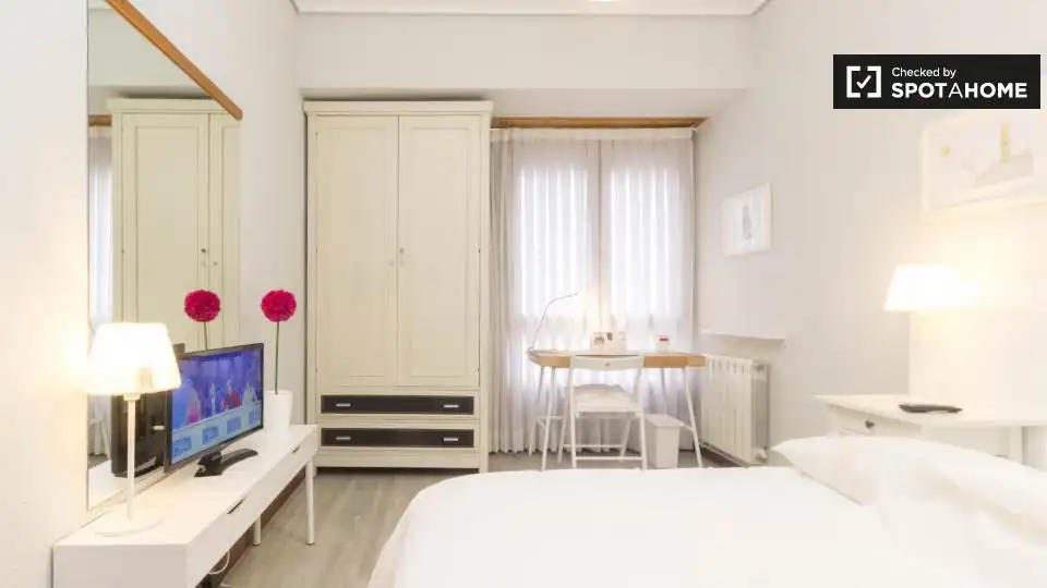 Schlafzimmer von Wohnung zur untervermieten in Bilbao  mit Klimaanlage, Heizung und Möbliert