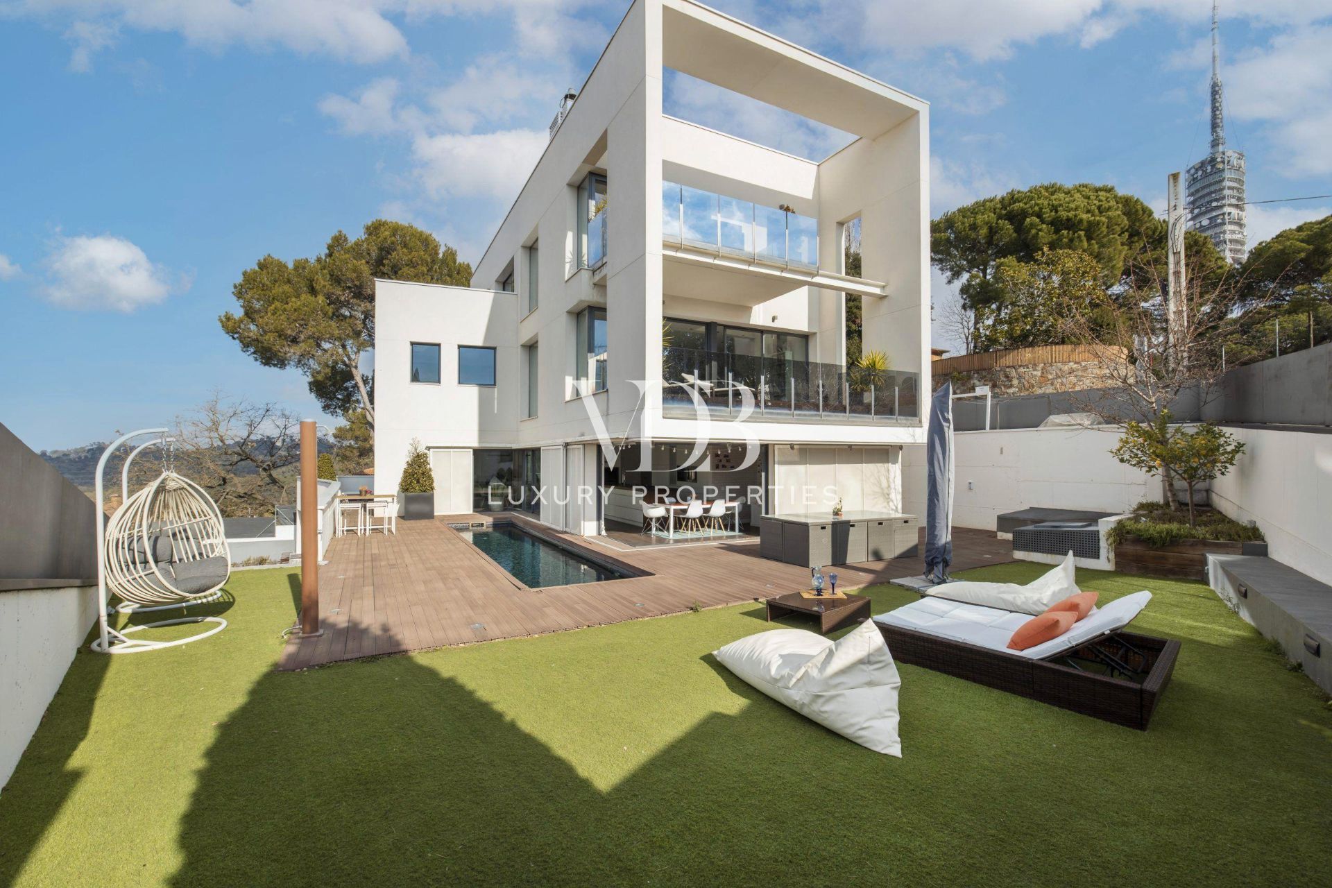 Vista exterior de Casa o xalet de lloguer en  Barcelona Capital amb Aire condicionat, Jardí privat i Terrassa