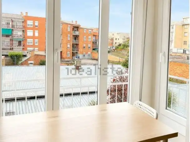 Piso con ascensor en venta en marti i julia 33, imagen 2