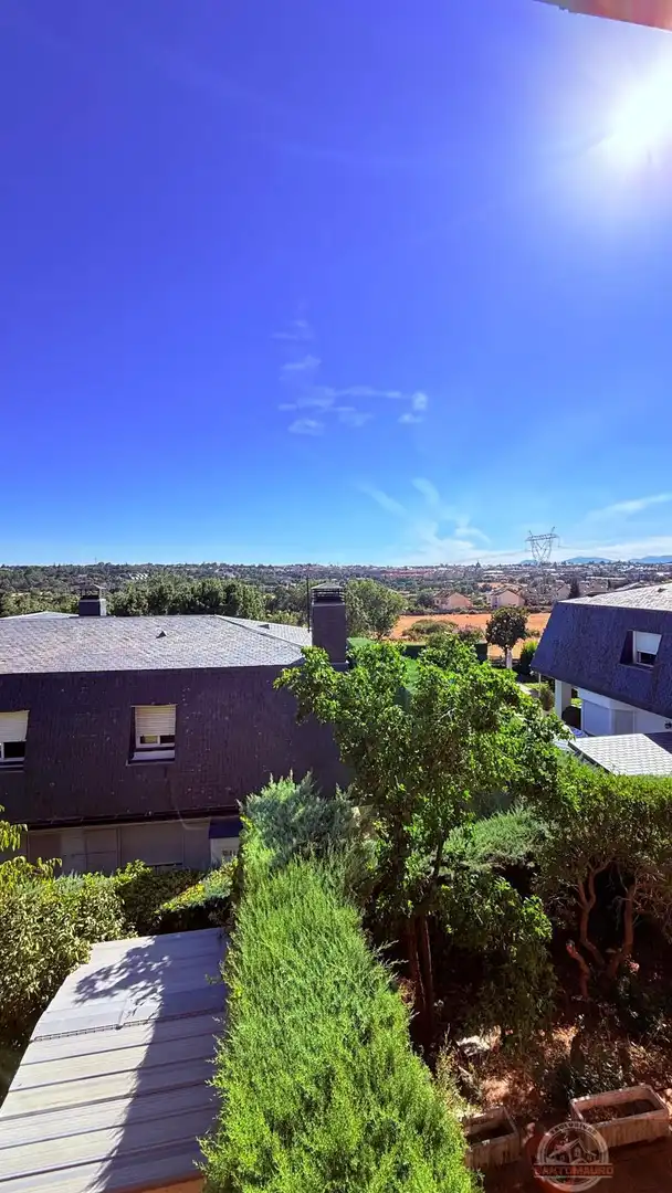 Vista exterior de Casa o xalet en venda en Galapagar amb Calefacció, Terrassa i Traster