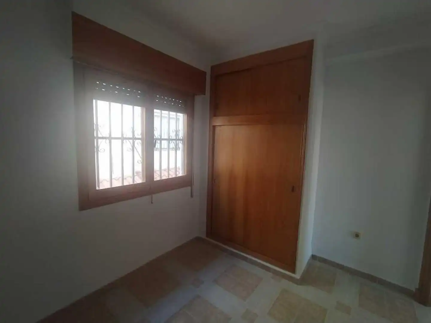 Dormitori de Casa adosada en venda en Torrevieja amb Jardí privat, Terrassa i Piscina comunitària