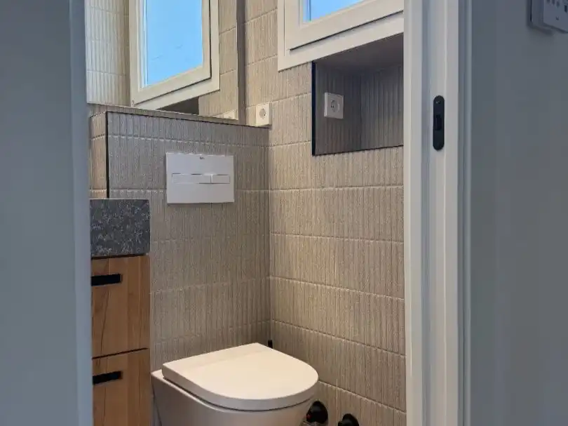 Badezimmer von Wohnung zum Verkauf in  Madrid Capital mit Klimaanlage und Balkon