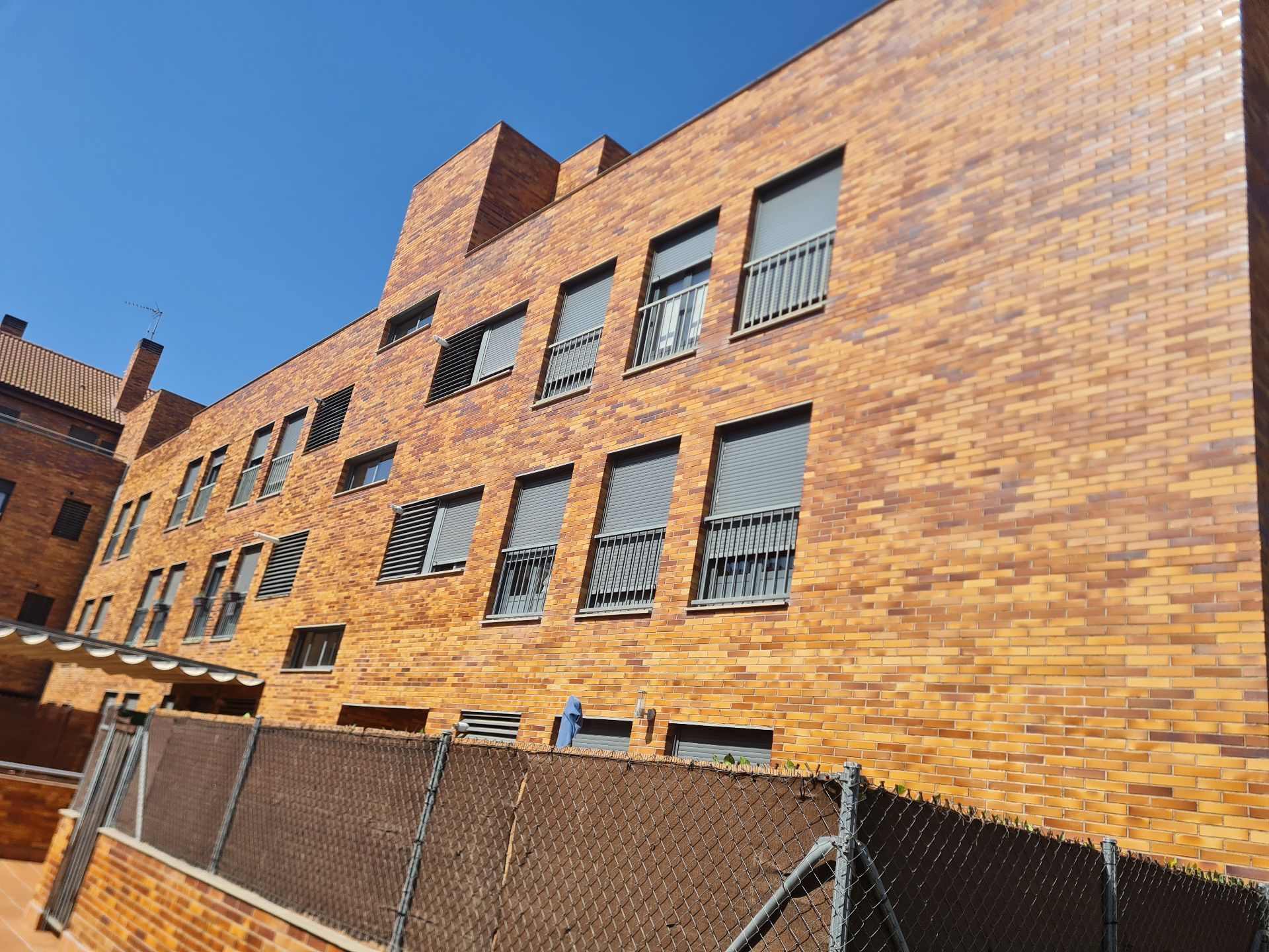 Exterior view of Flat for sale in Las Rozas de Madrid  with Air Conditioner, Heating and Terrace