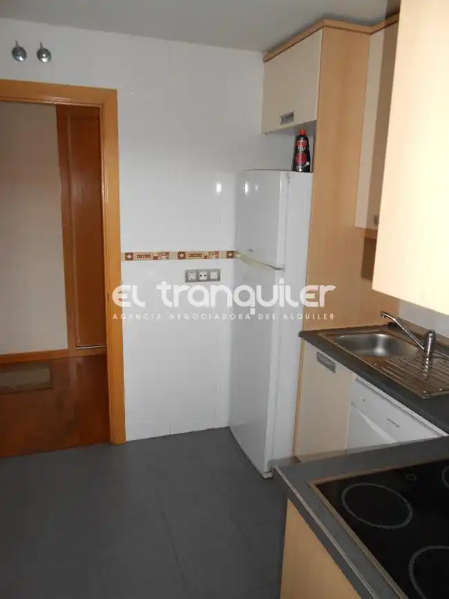 Kitchen of Flat for rent in Madrid  with Parquet flooring, Furnished and Washing machine