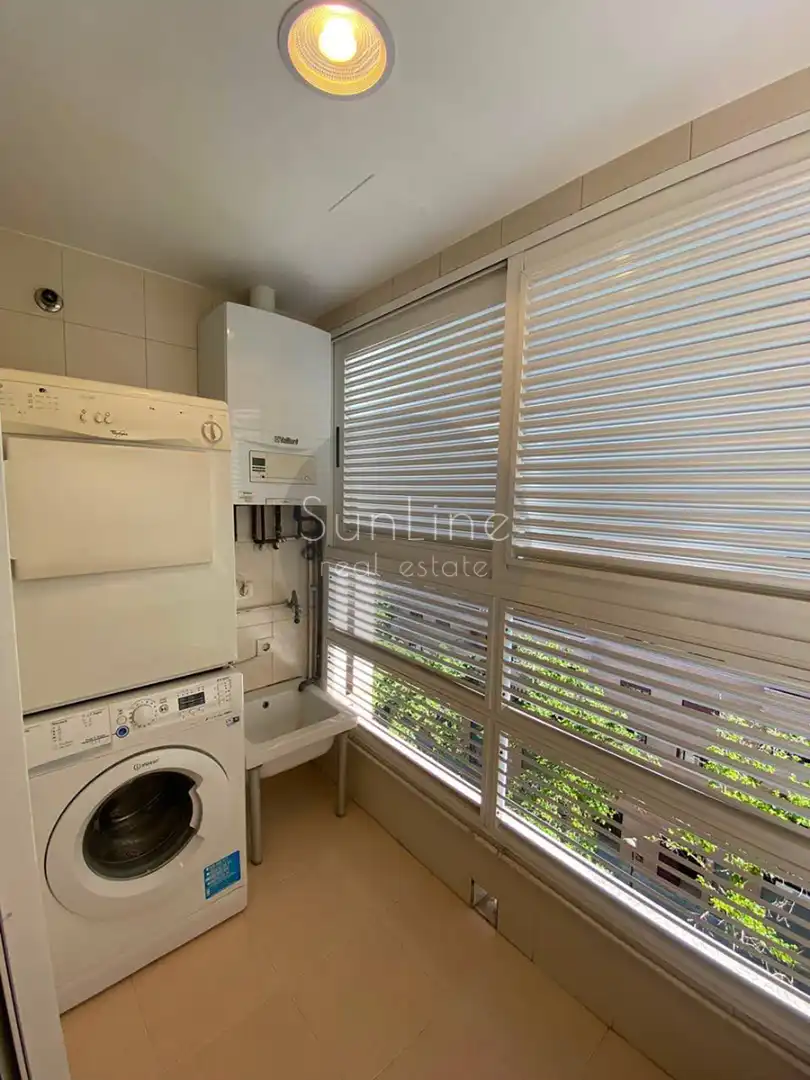 Exterior view of Flat for rent in Valencia  with Air Conditioner, Terrace and Storage room