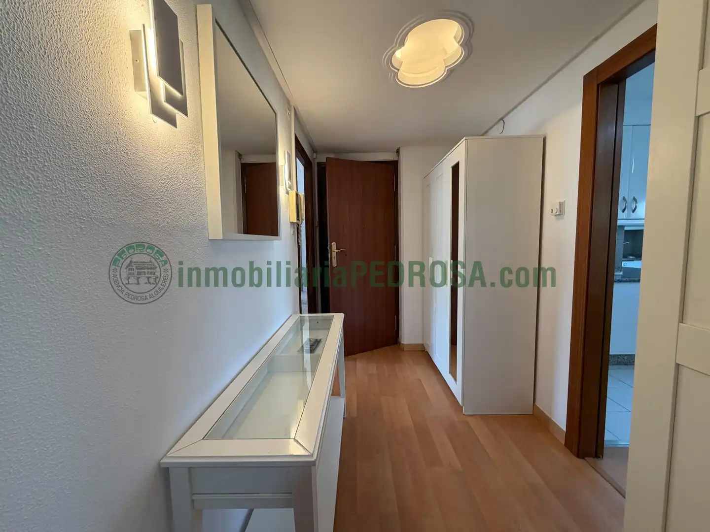 Habitación de Piso de alquiler en Pontevedra Capital  con Calefacción, Amueblado y Balcón