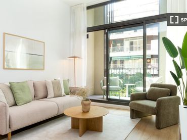 Appartamento con balcone in affitto a Eixample
