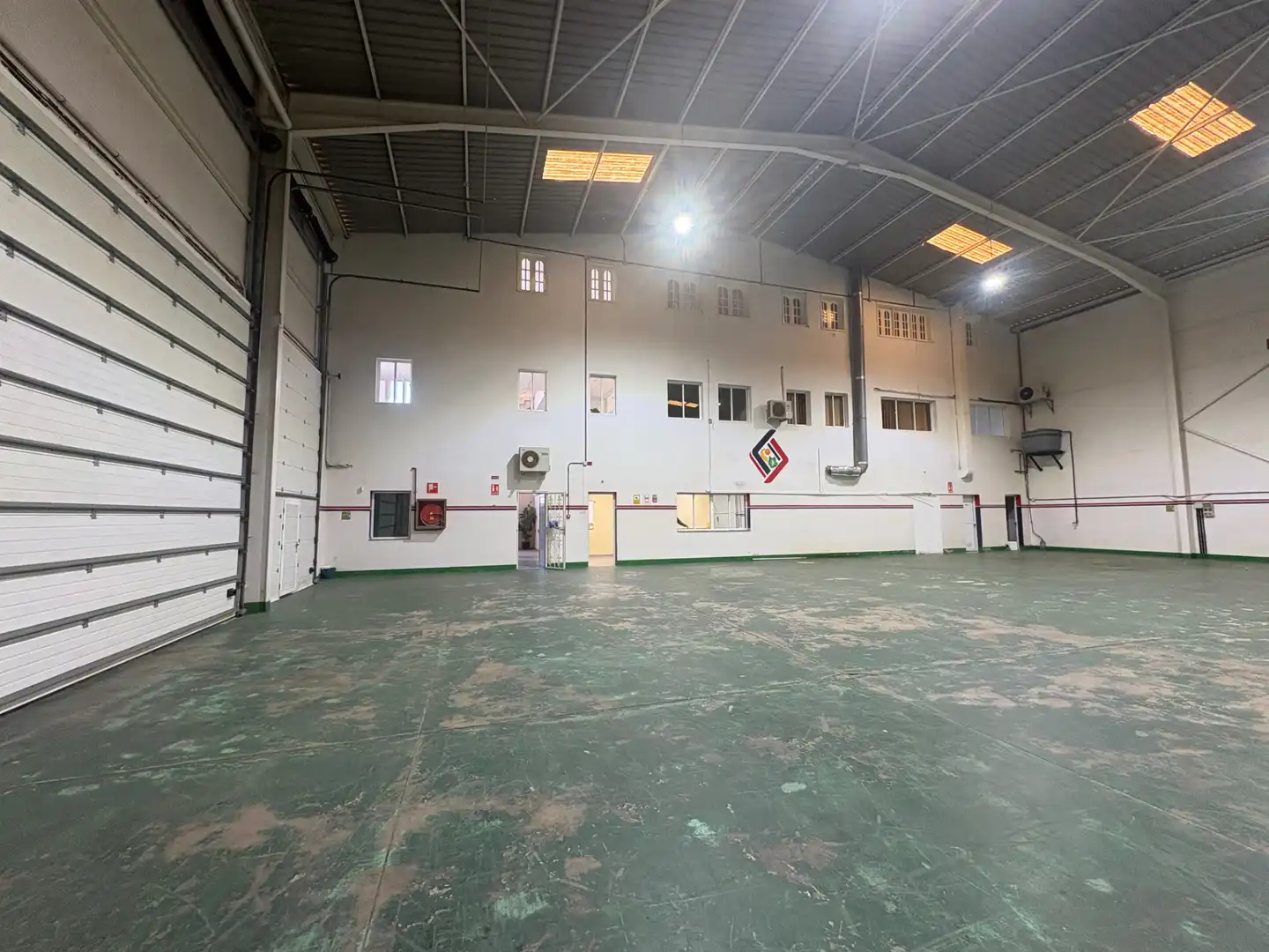 Industrial building to rent in Calle Morera 10-12, imagen 2