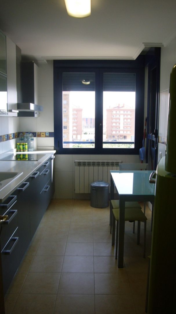 Kitchen of Apartment for sale in  Logroño  with Air Conditioner, Heating and Storage room