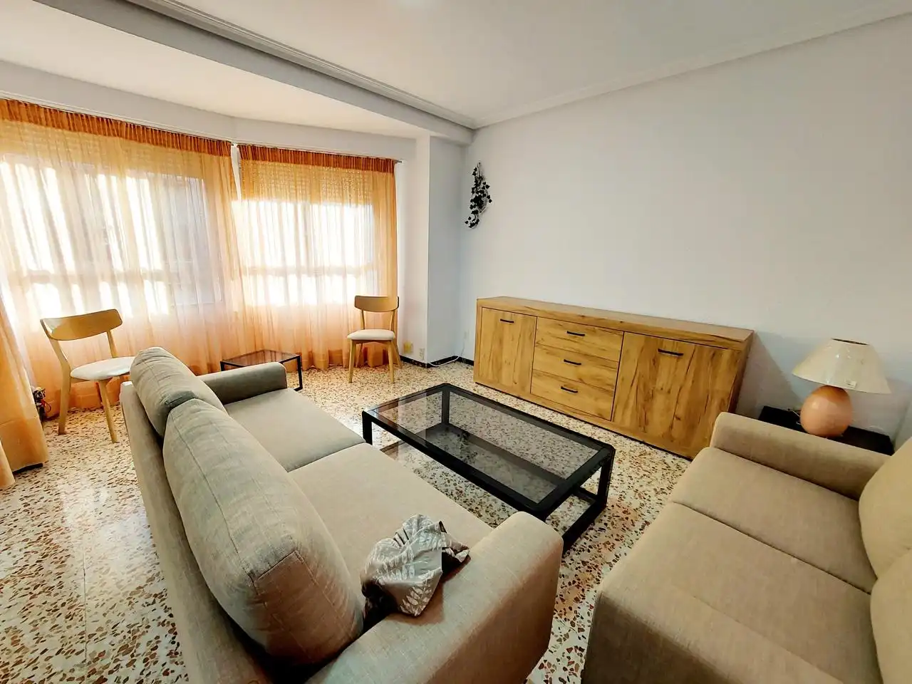 Living room of Flat for rent in Elche / Elx  with Air Conditioner, Furnished and Balcony