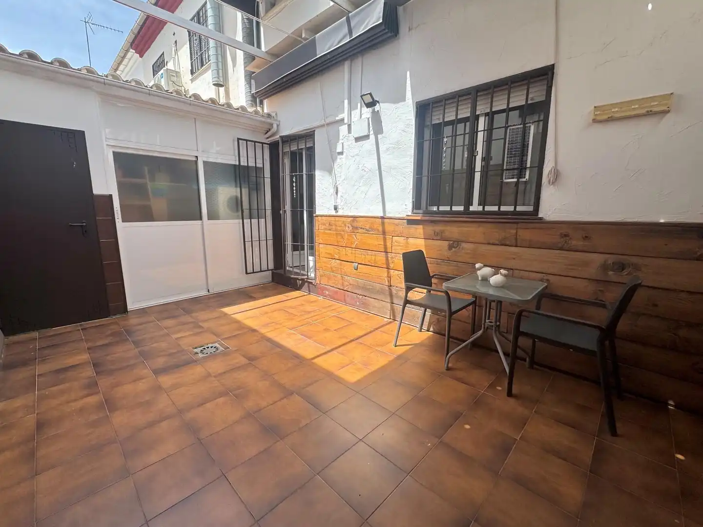 Vista exterior de Casa adosada en venda en Peligros amb Aire condicionat, Calefacció i Traster