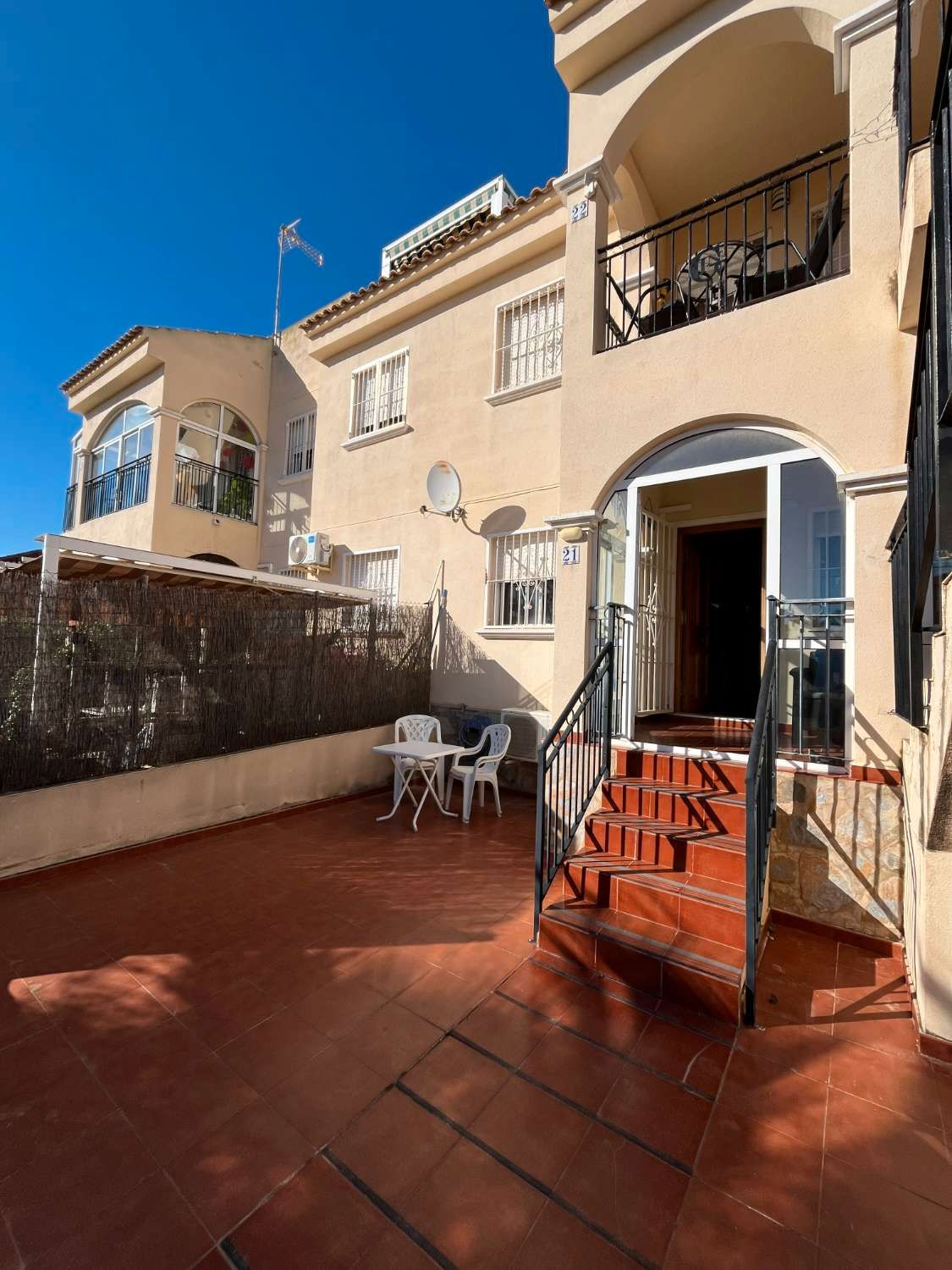 Vista exterior de Apartamento en venta en Orihuela con Aire acondicionado, Piscina y Amueblado