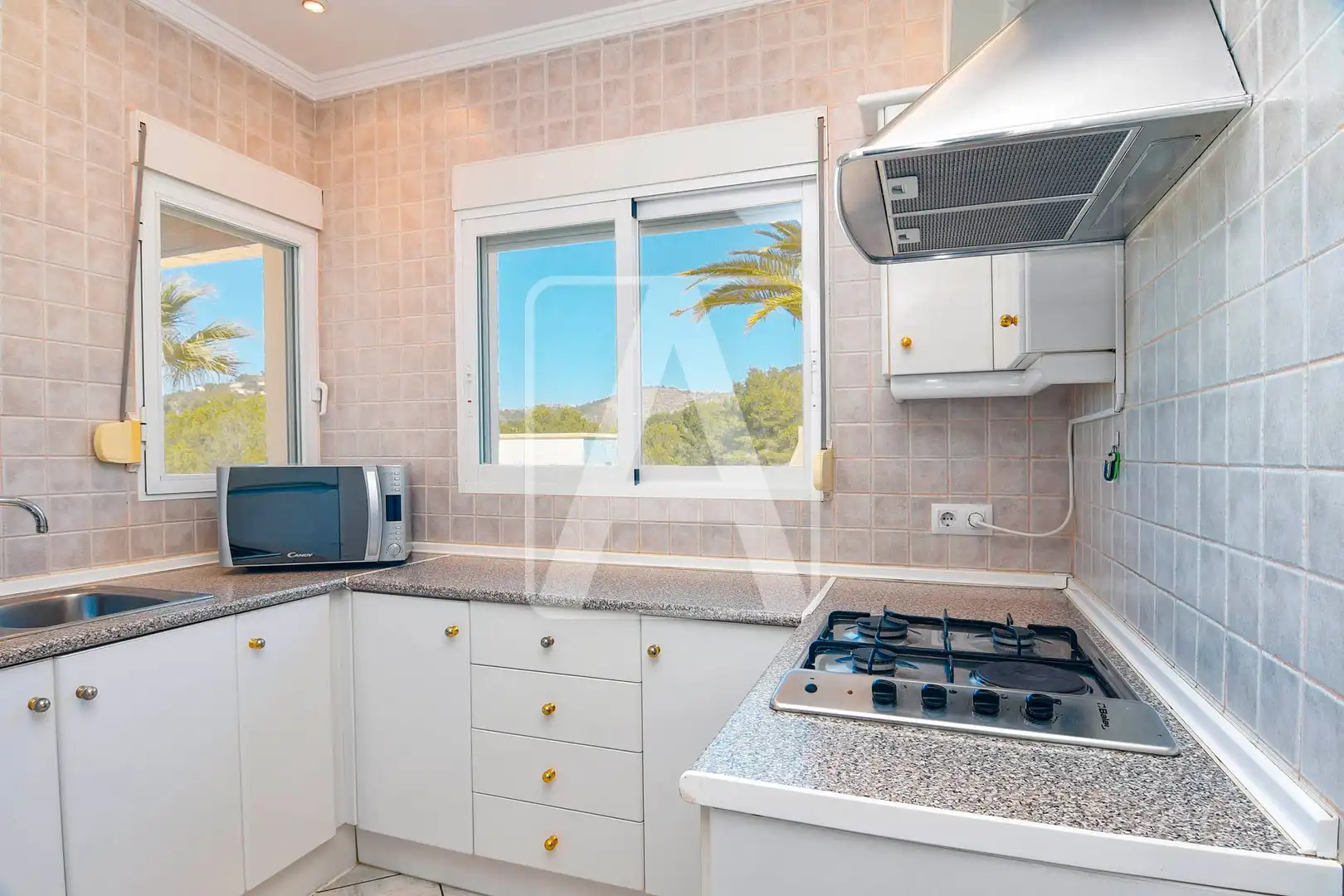 Cuina de Casa o xalet en venda en Calpe / Calp amb Aire condicionat, Calefacció i Jardí privat