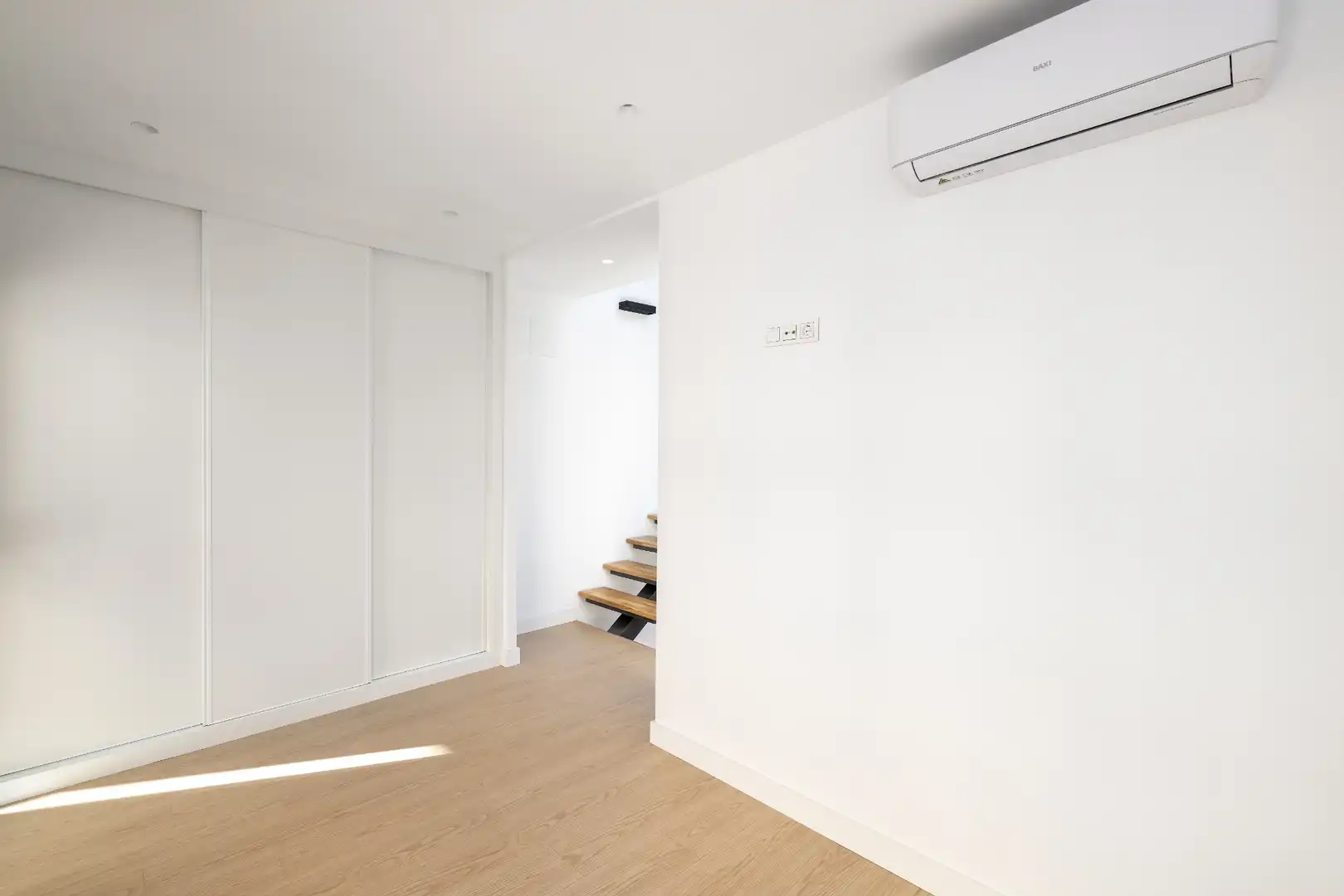 Casa adosada en venta en Málaga con Aire acondicionado, Calefacción y Terraza