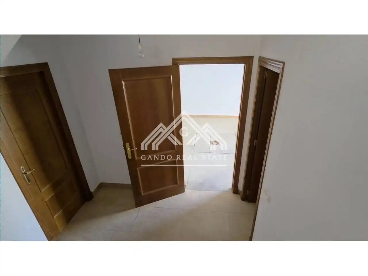 Casa adosada en venda en Dos Hermanas amb Aire condicionat i Jardí privat