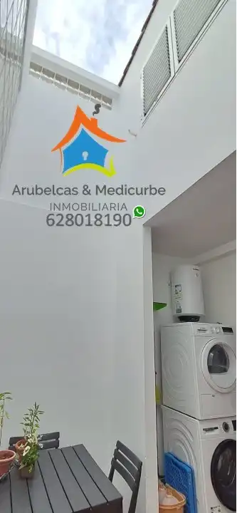 Einfamilien-Reihenhaus zum Verkauf in Arucas mit Ofen, Mikrowelle und Balkon